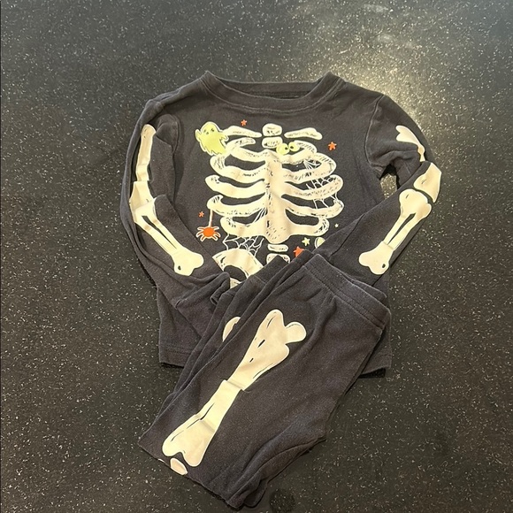 Kids 3T Halloween Pajama Bundle - Skeleton and Striped Kids Pajama Set - Picture 6 of 9